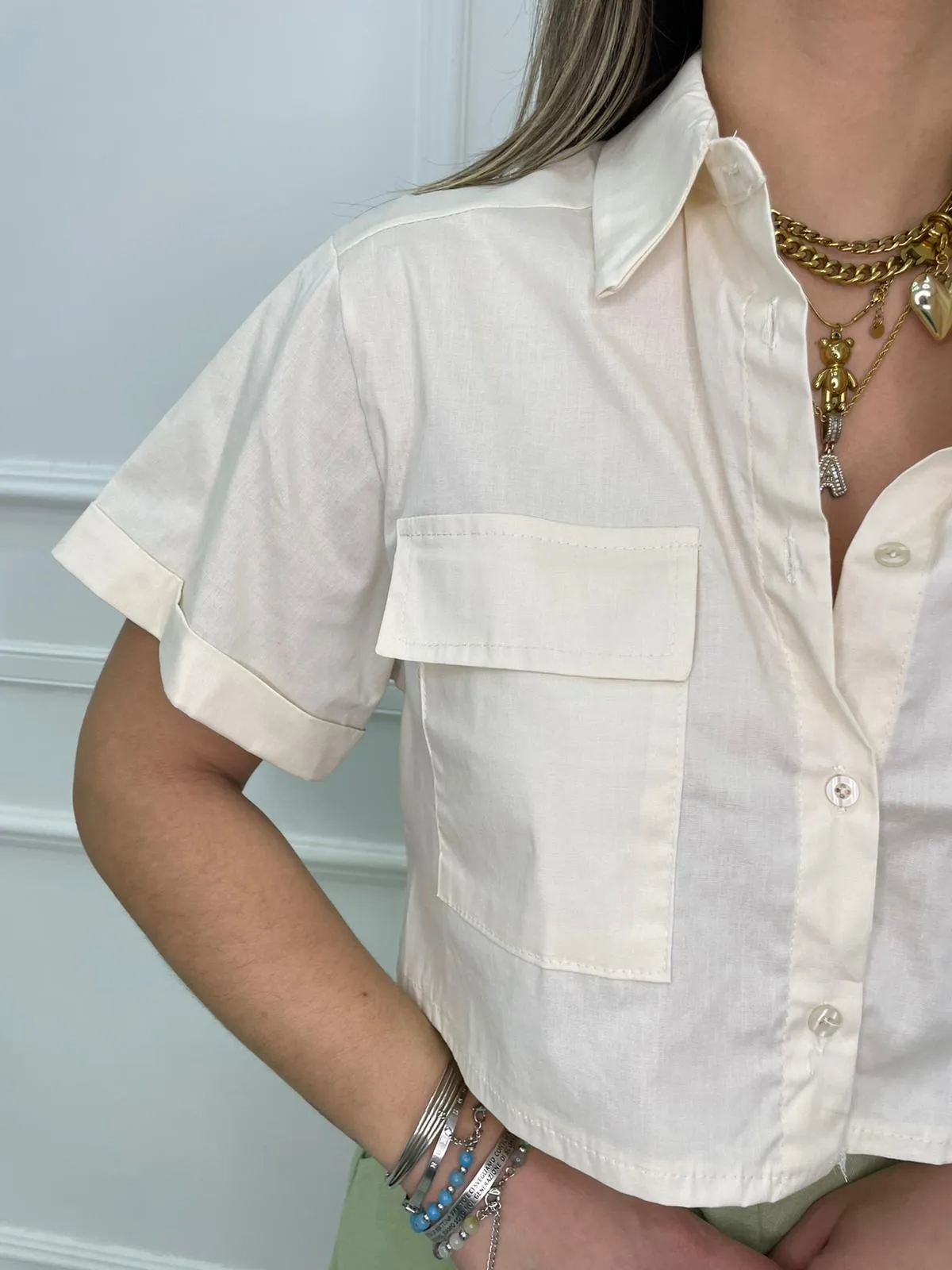 Camicia crop in cotone con tasconi