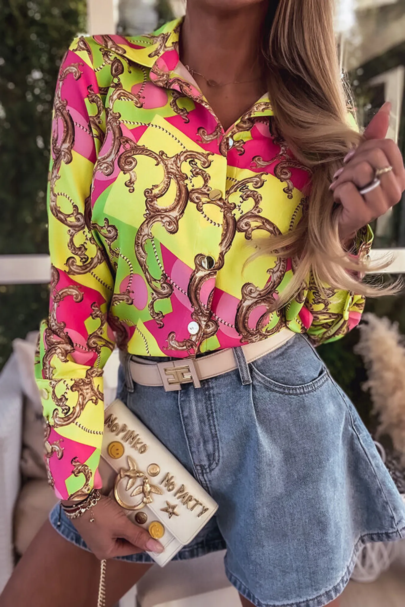 Camicia elegante giallo fluo fucsia e verde lime a fantasia damascata con bottoni dorati