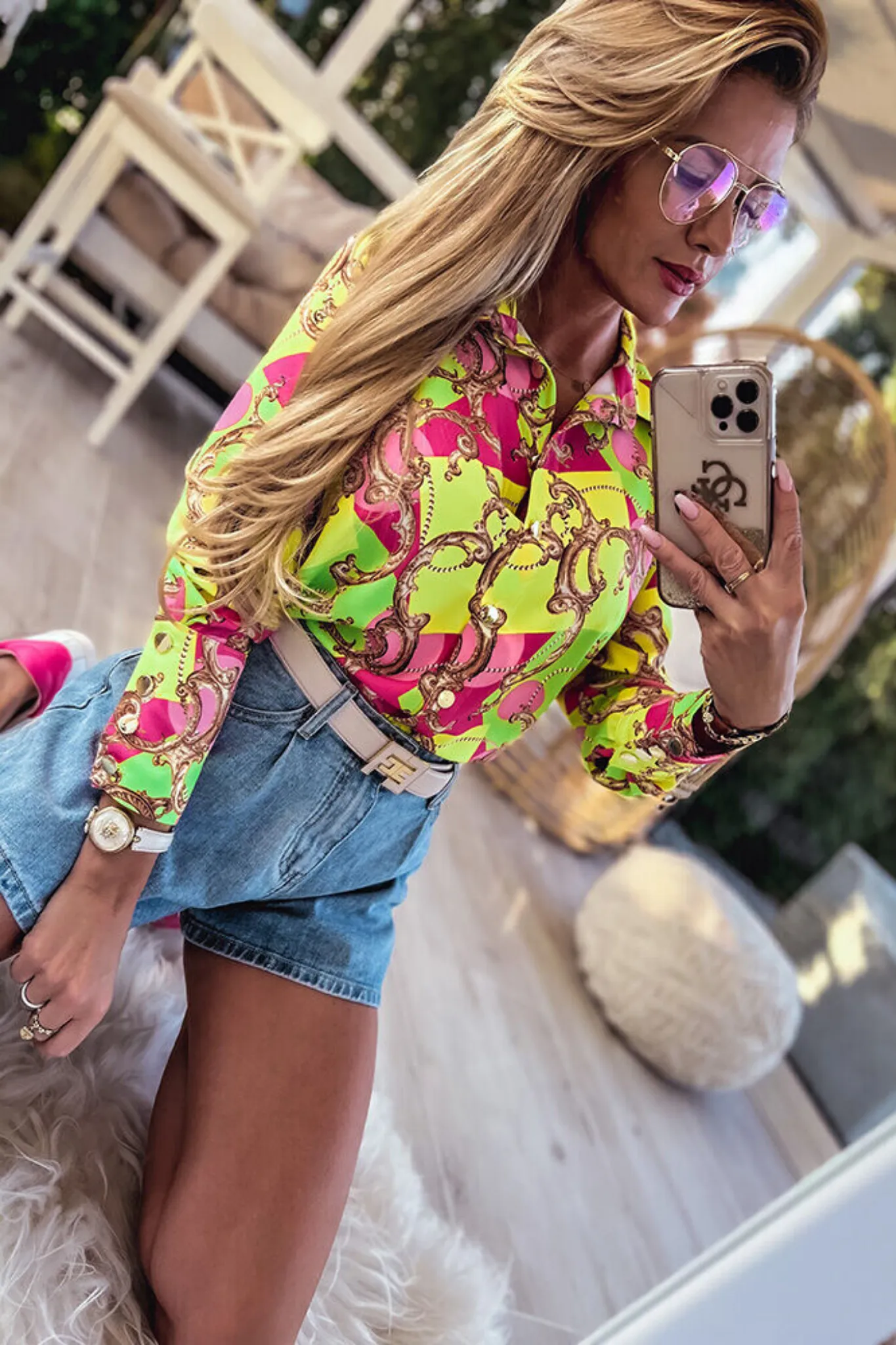 Camicia elegante giallo fluo fucsia e verde lime a fantasia damascata con bottoni dorati